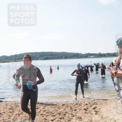 22.06.2025 - Viking Triathlon MichiJ http://msf.ph/oto/8101637 22.06.2025 10:45:45 Schwimmen 95, 197, 360, 425, 466, 519 meine-sportfotos.de