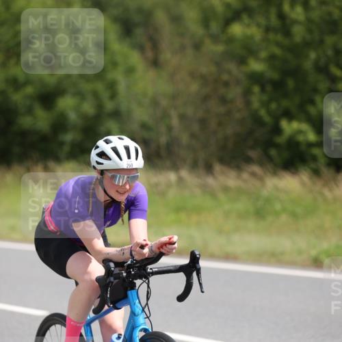 22.06.2025 - Viking Triathlon Yannick Fuchs http://msf.ph/oto/8101653 22.06.2025 12:04:51 Radfahren 9, 26, 80, 101, 170, 272, 273, 299, 362, 385, 496, 608 meine-sportfotos.de