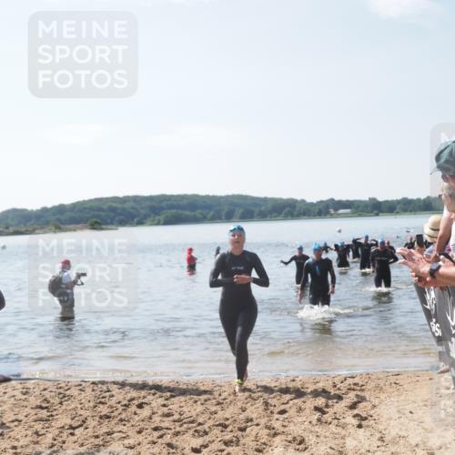 22.06.2025 - Viking Triathlon MichiJ http://msf.ph/oto/8101700 22.06.2025 10:45:46 Schwimmen 95, 197, 360, 372, 425, 519, 633 meine-sportfotos.de