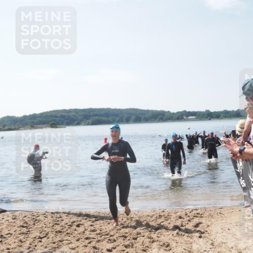 22.06.2025 - Viking Triathlon MichiJ http://msf.ph/oto/8101708 22.06.2025 10:45:46 Schwimmen 95, 197, 360, 372, 425, 519, 633 meine-sportfotos.de
