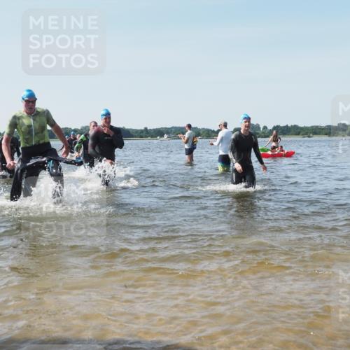 22.06.2025 - Viking Triathlon KatJ http://msf.ph/oto/8101712 22.06.2025 10:33:55 Schwimmen 5, 50, 75, 149, 184, 229, 242, 349, 429, 438, 478, 532, 540 meine-sportfotos.de