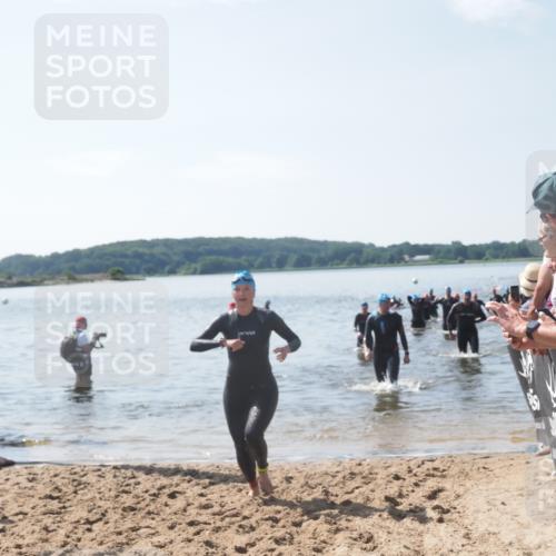 22.06.2025 - Viking Triathlon MichiJ http://msf.ph/oto/8101717 22.06.2025 10:45:46 Schwimmen 95, 197, 360, 372, 425, 519, 633 meine-sportfotos.de