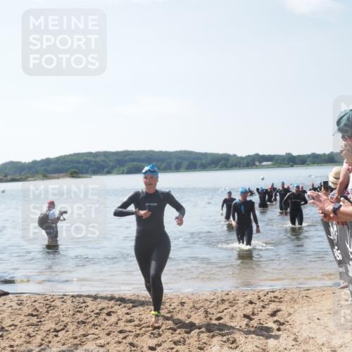 22.06.2025 - Viking Triathlon MichiJ http://msf.ph/oto/8101725 22.06.2025 10:45:46 Schwimmen 95, 197, 360, 372, 425, 519, 633 meine-sportfotos.de