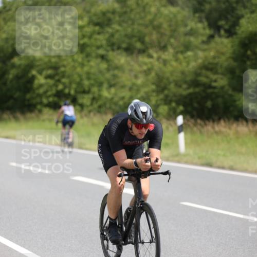 22.06.2025 - Viking Triathlon Yannick Fuchs http://msf.ph/oto/8101731 22.06.2025 12:04:54 Radfahren 9, 26, 80, 170, 272, 273, 299, 496, 547, 608 meine-sportfotos.de
