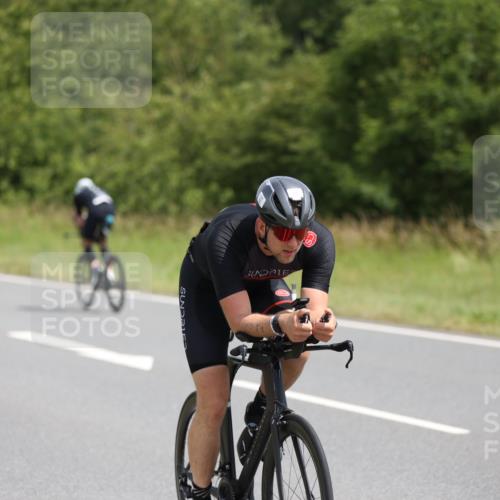 22.06.2025 - Viking Triathlon Yannick Fuchs http://msf.ph/oto/8101734 22.06.2025 12:04:54 Radfahren 9, 26, 80, 170, 272, 273, 299, 496, 547, 608 meine-sportfotos.de