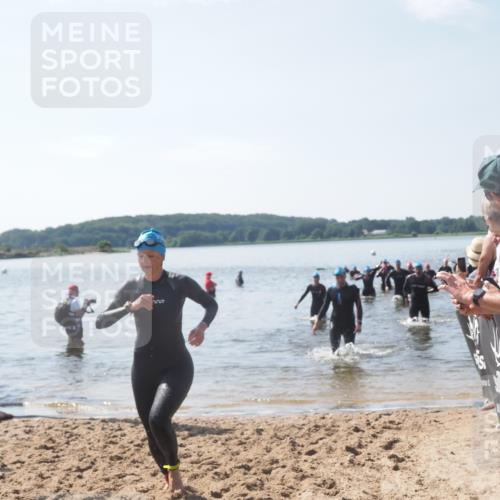 22.06.2025 - Viking Triathlon MichiJ http://msf.ph/oto/8101753 22.06.2025 10:45:47 Schwimmen 95, 197, 360, 372, 425, 519, 633 meine-sportfotos.de
