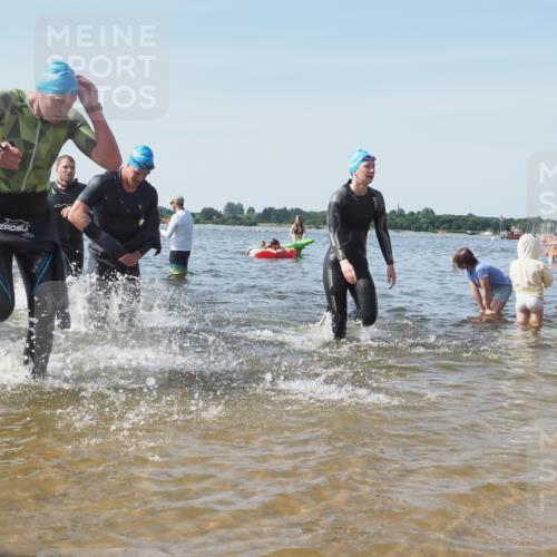 22.06.2025 - Viking Triathlon KatJ http://msf.ph/oto/8101783 22.06.2025 10:33:57 Schwimmen 50, 70, 75, 184, 229, 242, 349, 429, 438, 478, 532, 540, 635 meine-sportfotos.de