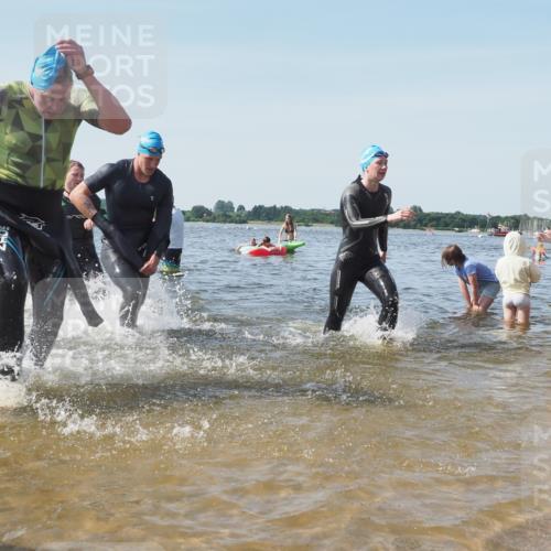 22.06.2025 - Viking Triathlon KatJ http://msf.ph/oto/8101793 22.06.2025 10:33:57 Schwimmen 50, 70, 75, 184, 229, 242, 349, 429, 438, 478, 532, 540, 635 meine-sportfotos.de