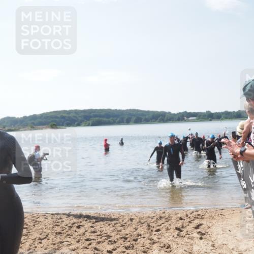22.06.2025 - Viking Triathlon MichiJ http://msf.ph/oto/8101809 22.06.2025 10:45:48 Schwimmen 95, 360, 372, 425, 468, 519, 621, 633 meine-sportfotos.de