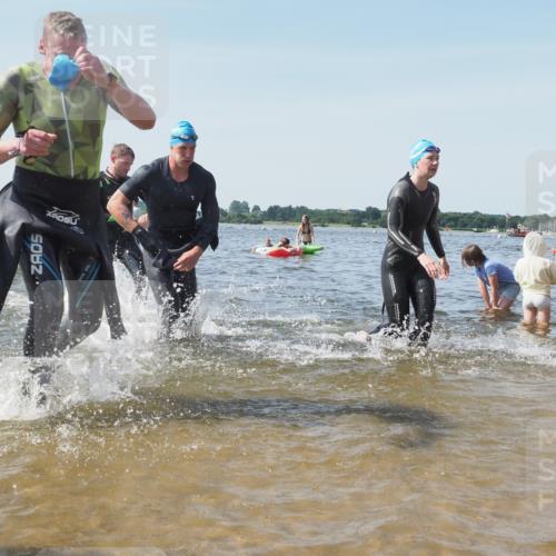 22.06.2025 - Viking Triathlon KatJ http://msf.ph/oto/8101810 22.06.2025 10:33:57 Schwimmen 50, 70, 75, 184, 229, 242, 349, 429, 438, 478, 532, 540, 635 meine-sportfotos.de