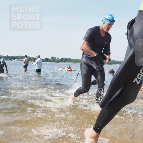 22.06.2025 - Viking Triathlon KatJ http://msf.ph/oto/8101834 22.06.2025 10:33:59 Schwimmen 50, 70, 75, 184, 229, 242, 349, 429, 438, 478, 532, 540, 618, 635 meine-sportfotos.de
