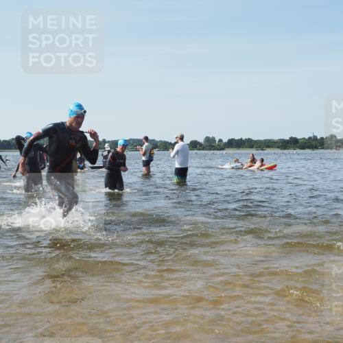 22.06.2025 - Viking Triathlon KatJ http://msf.ph/oto/8101875 22.06.2025 10:34:00 Schwimmen 50, 70, 75, 184, 229, 242, 297, 349, 429, 438, 478, 532, 540, 618, 635 meine-sportfotos.de