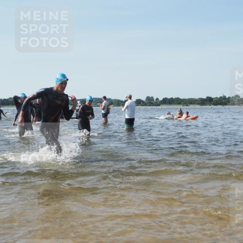 22.06.2025 - Viking Triathlon KatJ http://msf.ph/oto/8101882 22.06.2025 10:34:00 Schwimmen 50, 70, 75, 184, 229, 242, 297, 349, 429, 438, 478, 532, 540, 618, 635 meine-sportfotos.de