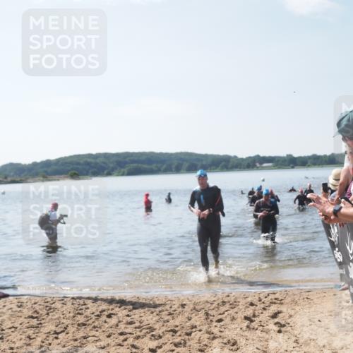 22.06.2025 - Viking Triathlon MichiJ http://msf.ph/oto/8101888 22.06.2025 10:45:50 Schwimmen 95, 360, 372, 425, 468, 519, 615, 621, 633 meine-sportfotos.de