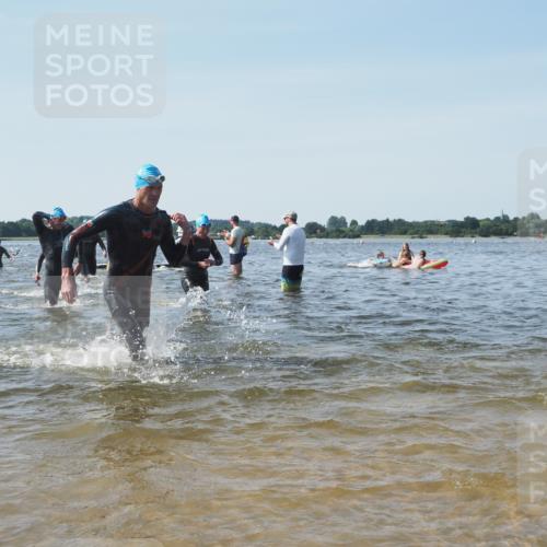 22.06.2025 - Viking Triathlon KatJ http://msf.ph/oto/8101891 22.06.2025 10:34:00 Schwimmen 50, 70, 75, 184, 229, 242, 297, 349, 429, 438, 478, 532, 540, 618, 635 meine-sportfotos.de