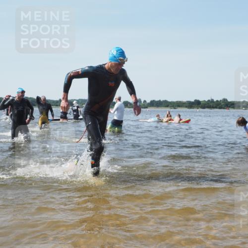 22.06.2025 - Viking Triathlon KatJ http://msf.ph/oto/8101945 22.06.2025 10:34:01 Schwimmen 50, 70, 75, 184, 229, 242, 297, 349, 429, 438, 478, 532, 540, 618, 635 meine-sportfotos.de