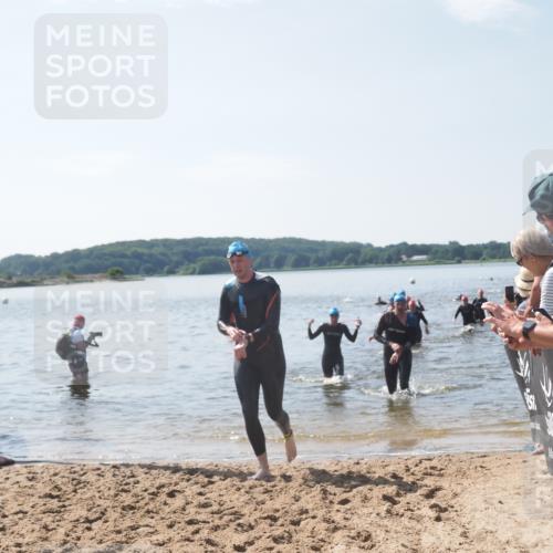 22.06.2025 - Viking Triathlon MichiJ http://msf.ph/oto/8101969 22.06.2025 10:45:51 Schwimmen 95, 360, 372, 425, 468, 519, 615, 621, 633 meine-sportfotos.de
