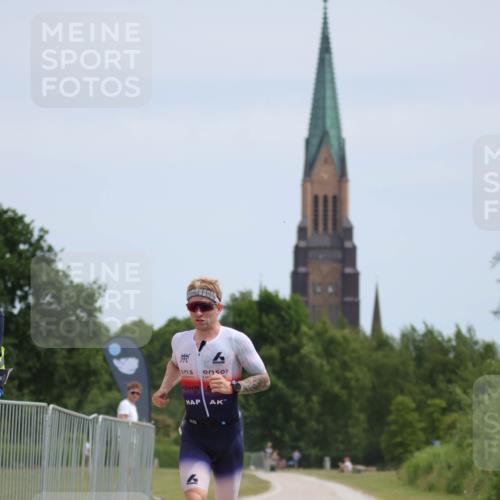 22.06.2025 - Viking Triathlon H.Heesch http://msf.ph/oto/8101977 22.06.2025 12:56:27 Laufen 4 meine-sportfotos.de