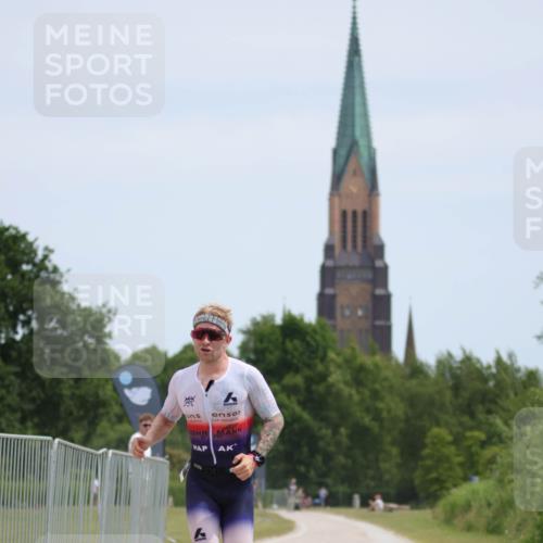 22.06.2025 - Viking Triathlon H.Heesch http://msf.ph/oto/8101989 22.06.2025 12:56:28 Laufen 4 meine-sportfotos.de