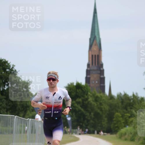 22.06.2025 - Viking Triathlon H.Heesch http://msf.ph/oto/8102012 22.06.2025 12:56:28 Laufen 4 meine-sportfotos.de