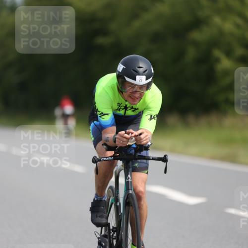 22.06.2025 - Viking Triathlon Yannick Fuchs http://msf.ph/oto/8102025 22.06.2025 11:26:08 Radfahren 15, 29, 117, 272, 298, 403, 556 meine-sportfotos.de