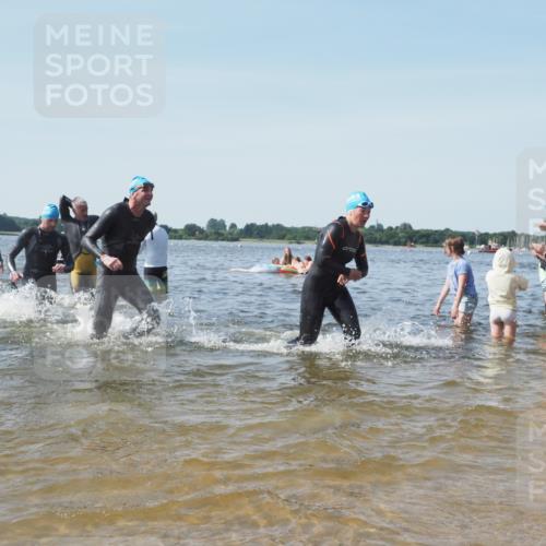 22.06.2025 - Viking Triathlon KatJ http://msf.ph/oto/8102026 22.06.2025 10:34:03 Schwimmen 46, 70, 75, 184, 297, 349, 429, 478, 532, 540, 618, 635 meine-sportfotos.de