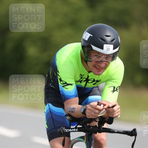 22.06.2025 - Viking Triathlon Yannick Fuchs http://msf.ph/oto/8102048 22.06.2025 11:26:09 Radfahren 15, 29, 234, 272, 298, 403, 556 meine-sportfotos.de