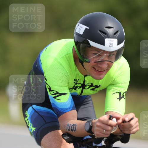 22.06.2025 - Viking Triathlon Yannick Fuchs http://msf.ph/oto/8102056 22.06.2025 11:26:09 Radfahren 15, 29, 234, 272, 298, 403, 556 meine-sportfotos.de