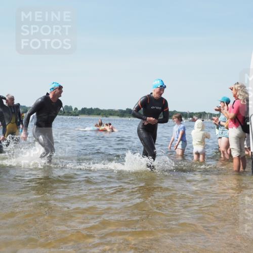 22.06.2025 - Viking Triathlon KatJ http://msf.ph/oto/8102063 22.06.2025 10:34:04 Schwimmen 46, 70, 75, 184, 297, 349, 429, 478, 532, 540, 618, 635 meine-sportfotos.de
