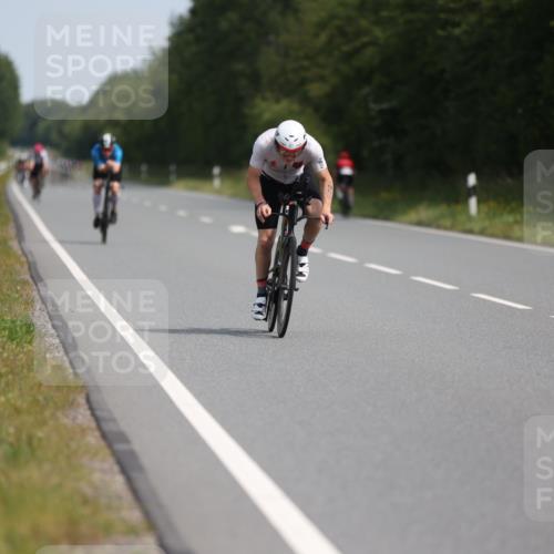 22.06.2025 - Viking Triathlon Yannick Fuchs http://msf.ph/oto/8102083 22.06.2025 11:26:12 Radfahren 15, 29, 234, 272, 298, 403, 556 meine-sportfotos.de