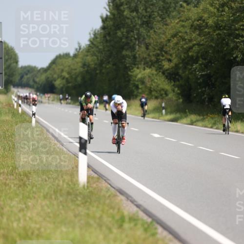22.06.2025 - Viking Triathlon Yannick Fuchs http://msf.ph/oto/8102087 22.06.2025 12:05:10 Radfahren 37, 50, 155, 197, 202, 205, 364, 418, 474, 507, 525, 550 meine-sportfotos.de