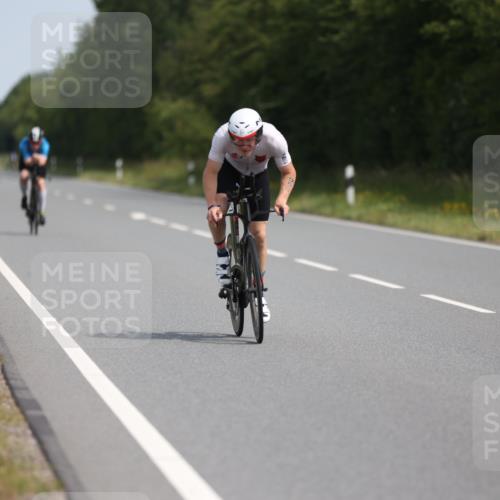 22.06.2025 - Viking Triathlon Yannick Fuchs http://msf.ph/oto/8102091 22.06.2025 11:26:12 Radfahren 15, 29, 234, 272, 298, 403, 556 meine-sportfotos.de