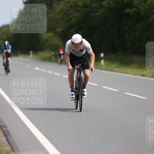 22.06.2025 - Viking Triathlon Yannick Fuchs http://msf.ph/oto/8102099 22.06.2025 11:26:13 Radfahren 15, 234, 272, 298, 403, 556 meine-sportfotos.de