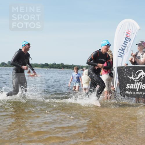 22.06.2025 - Viking Triathlon KatJ http://msf.ph/oto/8102108 22.06.2025 10:34:04 Schwimmen 46, 70, 75, 184, 297, 349, 429, 478, 532, 540, 618, 635 meine-sportfotos.de