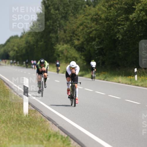 22.06.2025 - Viking Triathlon Yannick Fuchs http://msf.ph/oto/8102116 22.06.2025 12:05:11 Radfahren 37, 50, 155, 197, 202, 205, 364, 418, 474, 507, 525, 550 meine-sportfotos.de