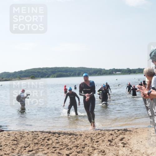 22.06.2025 - Viking Triathlon MichiJ http://msf.ph/oto/8102147 22.06.2025 10:45:54 Schwimmen 95, 217, 342, 360, 372, 425, 468, 615, 621, 633 meine-sportfotos.de
