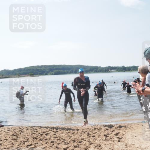 22.06.2025 - Viking Triathlon MichiJ http://msf.ph/oto/8102162 22.06.2025 10:45:55 Schwimmen 95, 217, 342, 360, 372, 425, 468, 615, 621, 633 meine-sportfotos.de