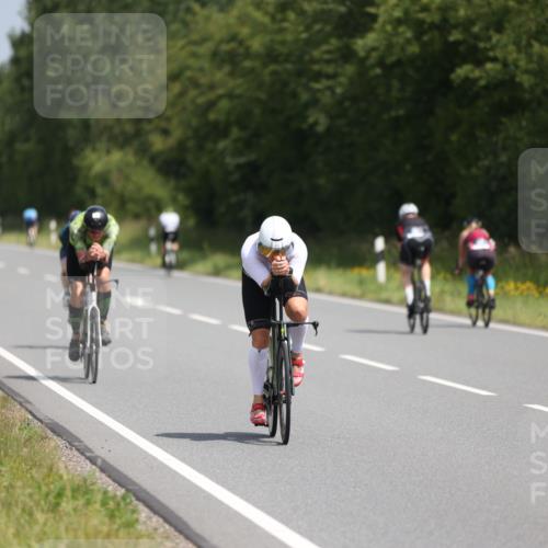22.06.2025 - Viking Triathlon Yannick Fuchs http://msf.ph/oto/8102165 22.06.2025 12:05:12 Radfahren 37, 50, 155, 197, 202, 205, 364, 418, 474, 507, 525, 550 meine-sportfotos.de