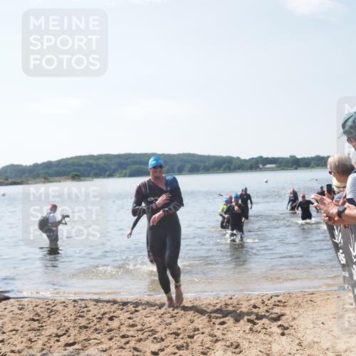22.06.2025 - Viking Triathlon MichiJ http://msf.ph/oto/8102178 22.06.2025 10:45:55 Schwimmen 95, 217, 342, 360, 372, 425, 468, 615, 621, 633 meine-sportfotos.de