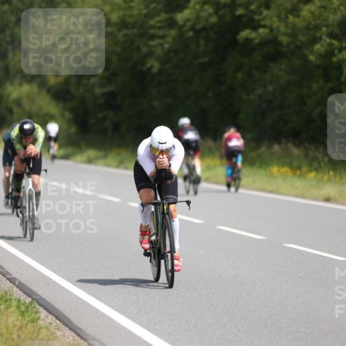 22.06.2025 - Viking Triathlon Yannick Fuchs http://msf.ph/oto/8102182 22.06.2025 12:05:12 Radfahren 37, 50, 155, 197, 202, 205, 364, 418, 474, 507, 525, 550 meine-sportfotos.de