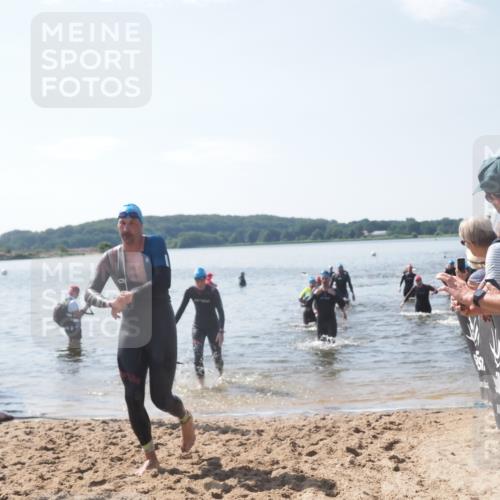 22.06.2025 - Viking Triathlon MichiJ http://msf.ph/oto/8102204 22.06.2025 10:45:56 Schwimmen 95, 217, 342, 360, 372, 425, 468, 525, 615, 621, 633 meine-sportfotos.de