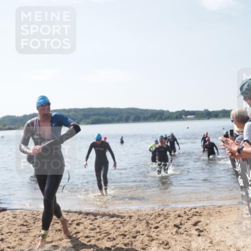 22.06.2025 - Viking Triathlon MichiJ http://msf.ph/oto/8102218 22.06.2025 10:45:56 Schwimmen 95, 217, 342, 360, 372, 425, 468, 525, 615, 621, 633 meine-sportfotos.de