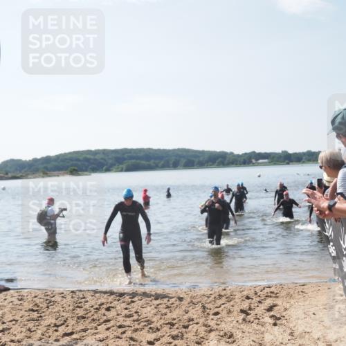 22.06.2025 - Viking Triathlon MichiJ http://msf.ph/oto/8102249 22.06.2025 10:45:57 Schwimmen 95, 217, 342, 360, 372, 425, 468, 525, 615, 621, 633 meine-sportfotos.de