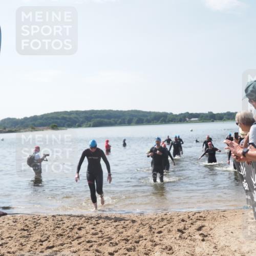 22.06.2025 - Viking Triathlon MichiJ http://msf.ph/oto/8102260 22.06.2025 10:45:57 Schwimmen 95, 217, 342, 360, 372, 425, 468, 525, 615, 621, 633 meine-sportfotos.de