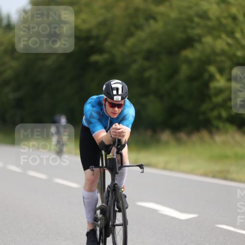 22.06.2025 - Viking Triathlon Yannick Fuchs http://msf.ph/oto/8102262 22.06.2025 11:26:17 Radfahren 15, 234, 236, 272, 298, 556 meine-sportfotos.de