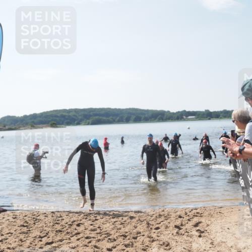 22.06.2025 - Viking Triathlon MichiJ http://msf.ph/oto/8102269 22.06.2025 10:45:57 Schwimmen 95, 217, 342, 360, 372, 425, 468, 525, 615, 621, 633 meine-sportfotos.de