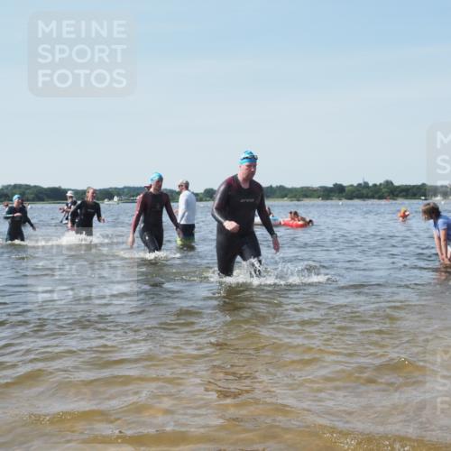 22.06.2025 - Viking Triathlon KatJ http://msf.ph/oto/8102270 22.06.2025 10:34:10 Schwimmen 46, 70, 294, 297, 429, 478, 527, 532, 540, 618, 635 meine-sportfotos.de