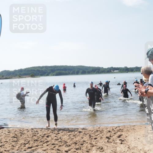 22.06.2025 - Viking Triathlon MichiJ http://msf.ph/oto/8102277 22.06.2025 10:45:58 Schwimmen 217, 342, 360, 372, 425, 468, 525, 615, 621, 633, 647 meine-sportfotos.de