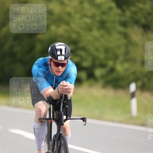 22.06.2025 - Viking Triathlon Yannick Fuchs http://msf.ph/oto/8102294 22.06.2025 11:26:17 Radfahren 15, 234, 236, 272, 298, 556 meine-sportfotos.de