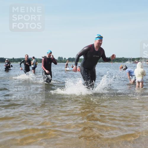 22.06.2025 - Viking Triathlon KatJ http://msf.ph/oto/8102297 22.06.2025 10:34:11 Schwimmen 46, 70, 294, 297, 429, 478, 527, 532, 618, 635 meine-sportfotos.de